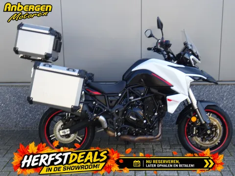 Benelli TRK 702 ABS