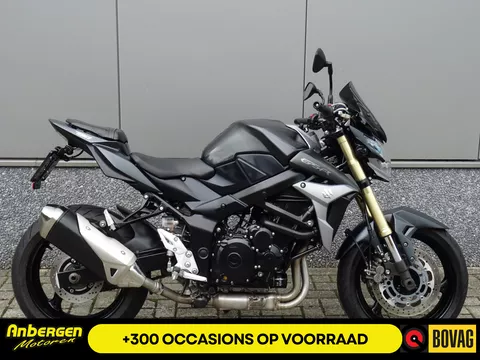 Suzuki GSR 750